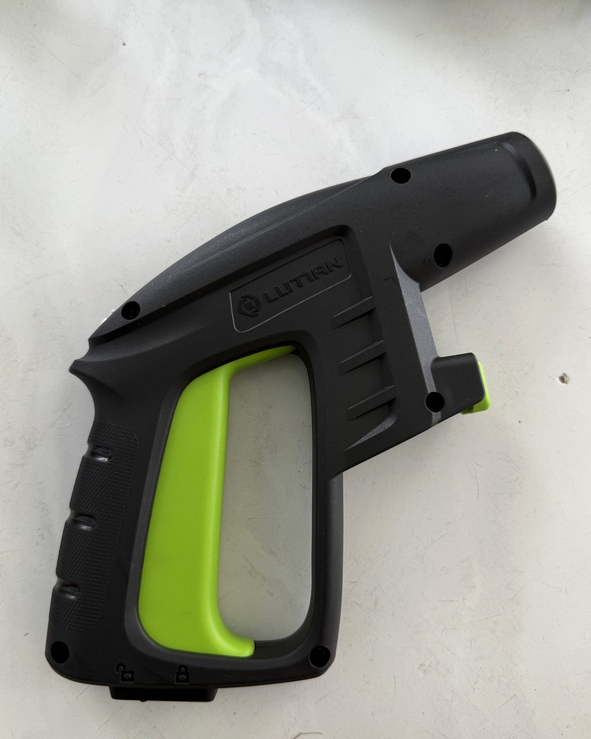 Spray gun included with the P6 Pro